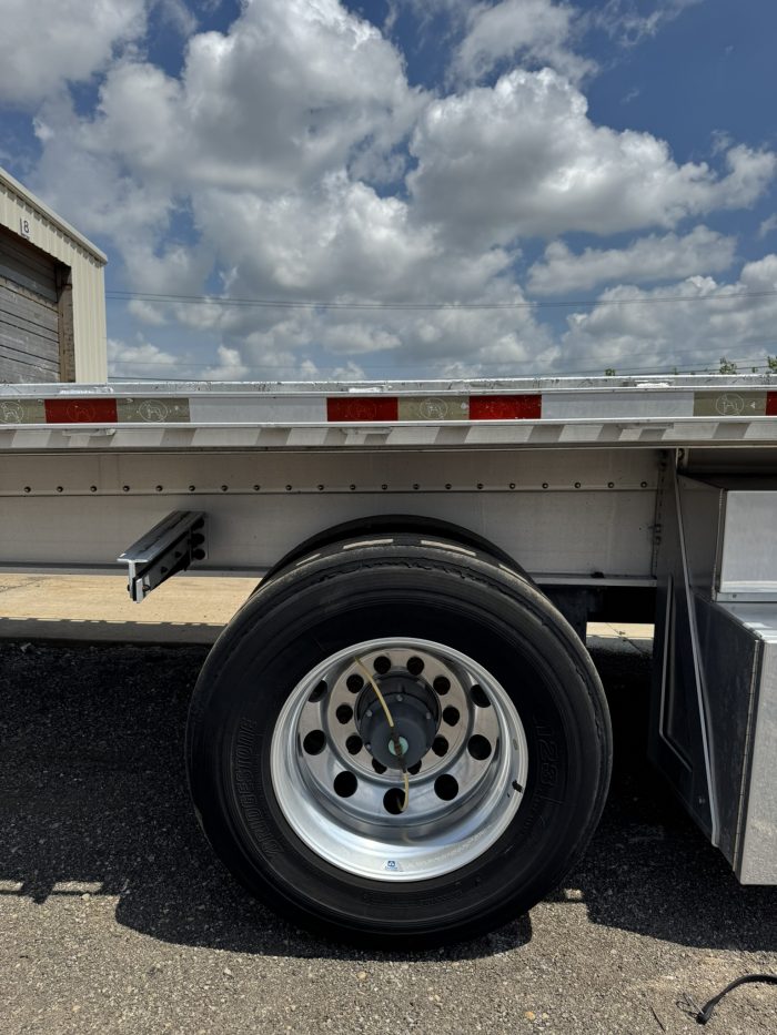 2016 Great Dane All Aluminum Flatbed - Image 8