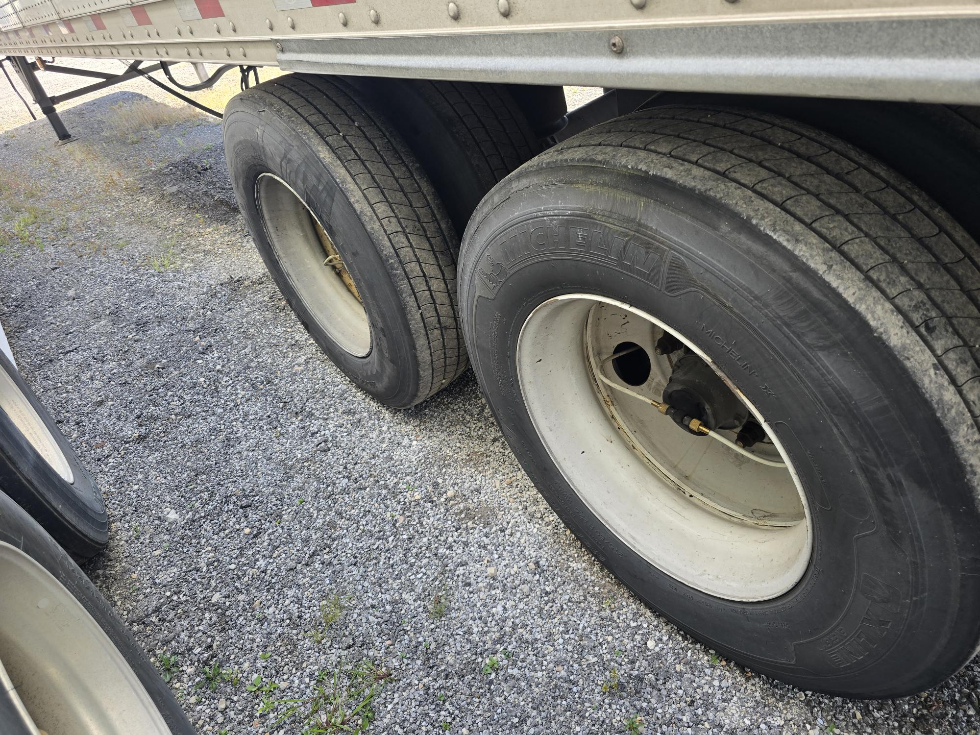 2019 Hyundai 53ft Plate Wall Dry Van - Image 3