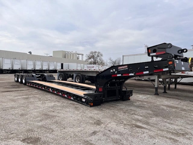 60LCC Lowboy with flip box at ILoca