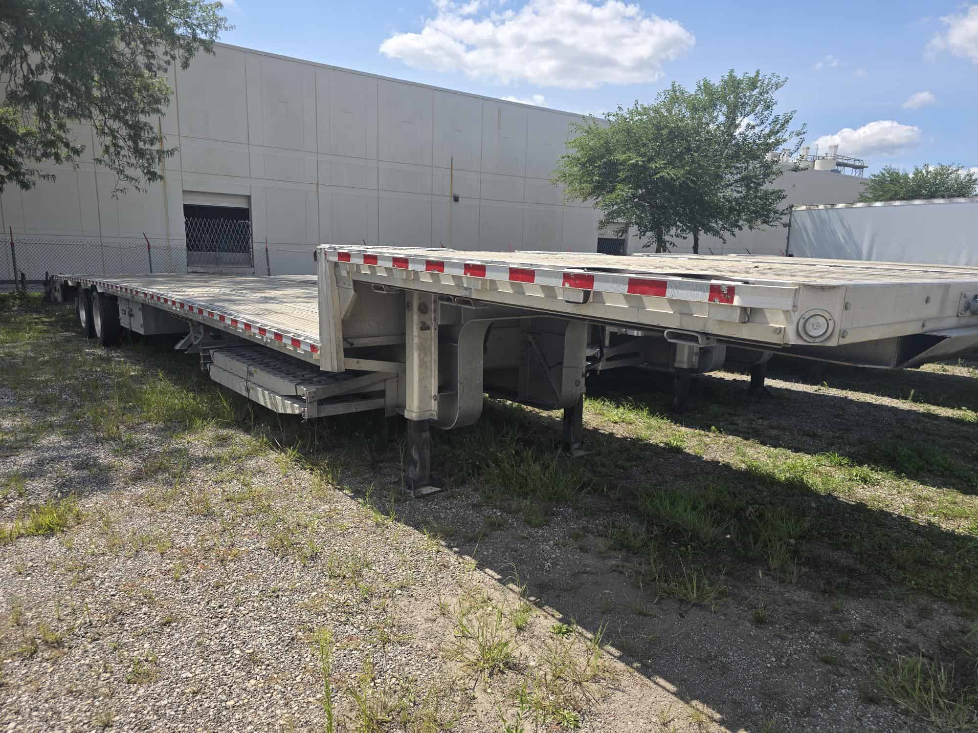 53′ Aluminum Step Deck Trailer – Ramp Package at ILoca